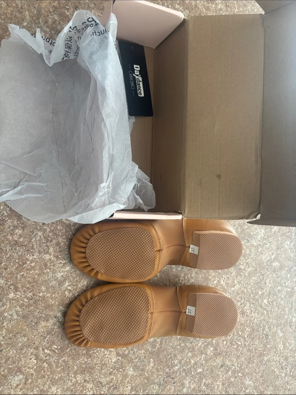 Girls jazz shoes- Tan
